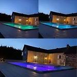 Soie Villalunoterie Futuroscope Piscine 6pers Βίλα