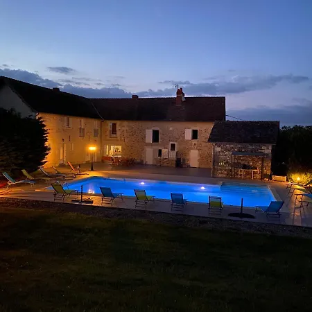 Soie Villalunoterie Futuroscope Piscine 6pers Oyre